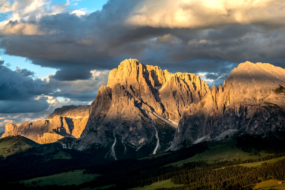 panoramic photography of bugatte