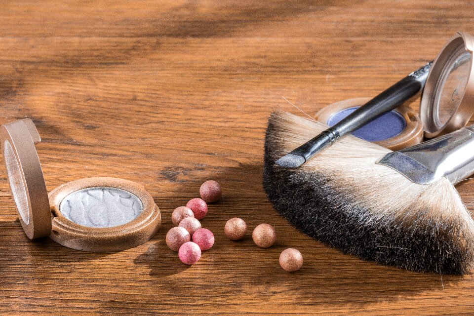 Cosmetic brush eyeshadow shadow