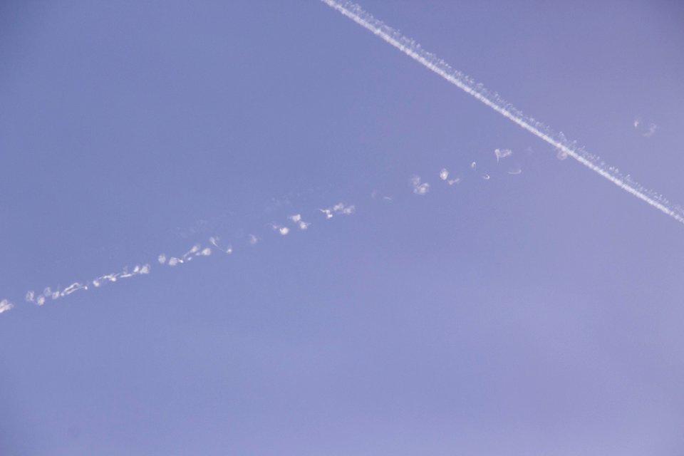 Destelbergen, Belgium, Contrails
