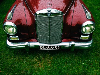 classic red Mercedes-Benz car with DL6652 license plate photo