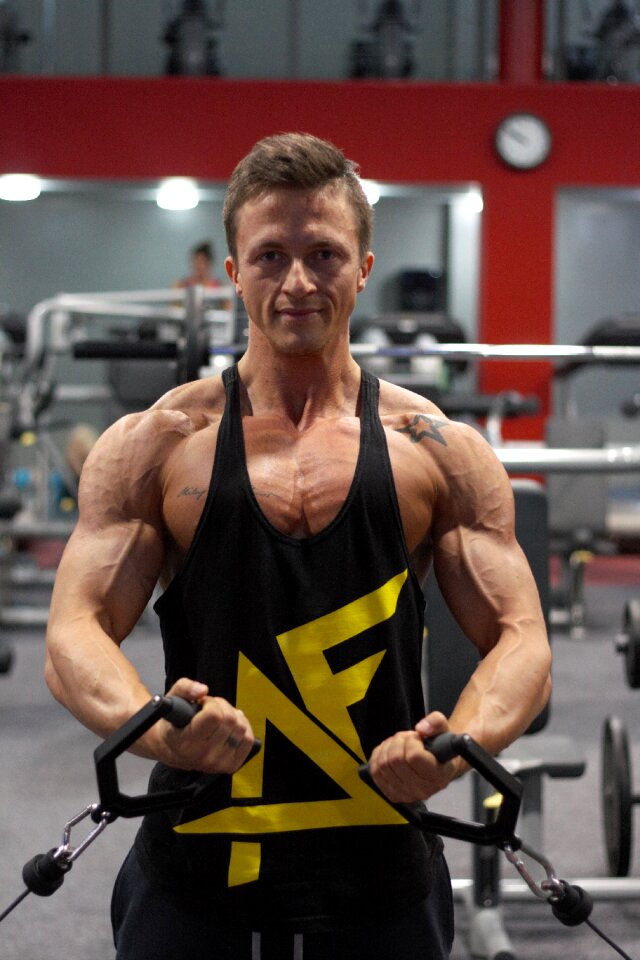 Training muscles man