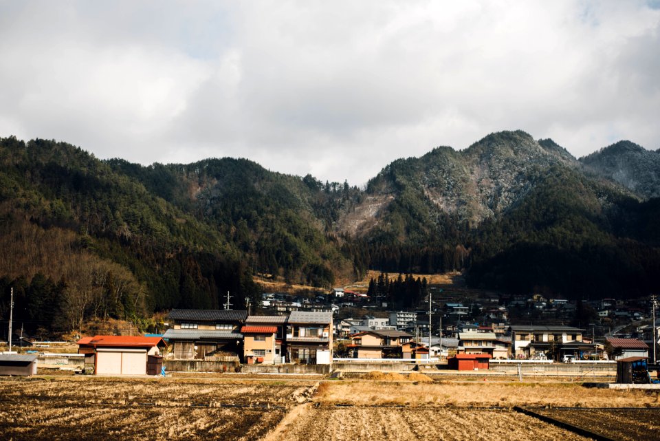 houses near mountains
