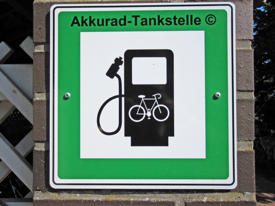 Electro bike recharge charging station