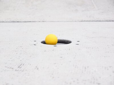 Hole target circle ball guide