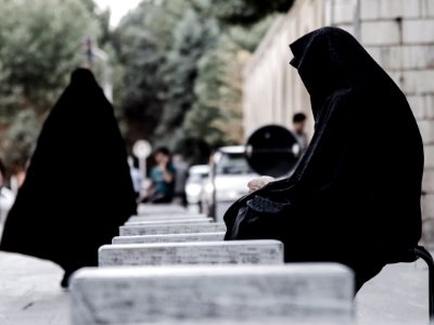 woman in black niqab during daytime
