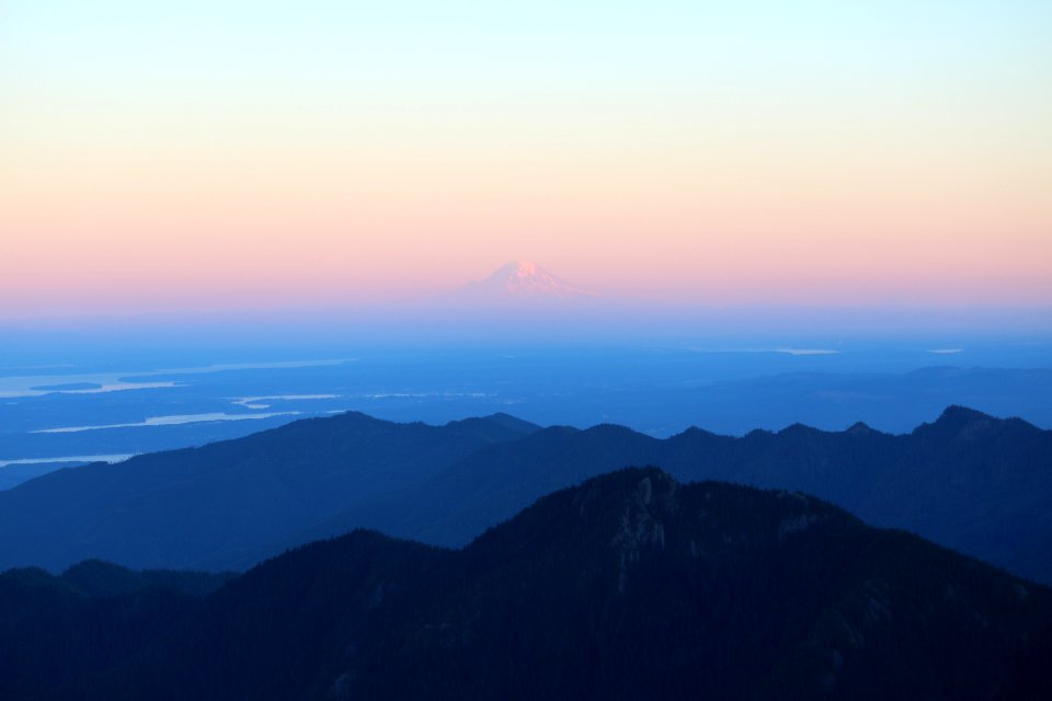 landscape photography of silhouette of mountains during daytime