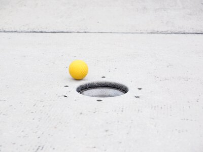 Putting target circle ball guide