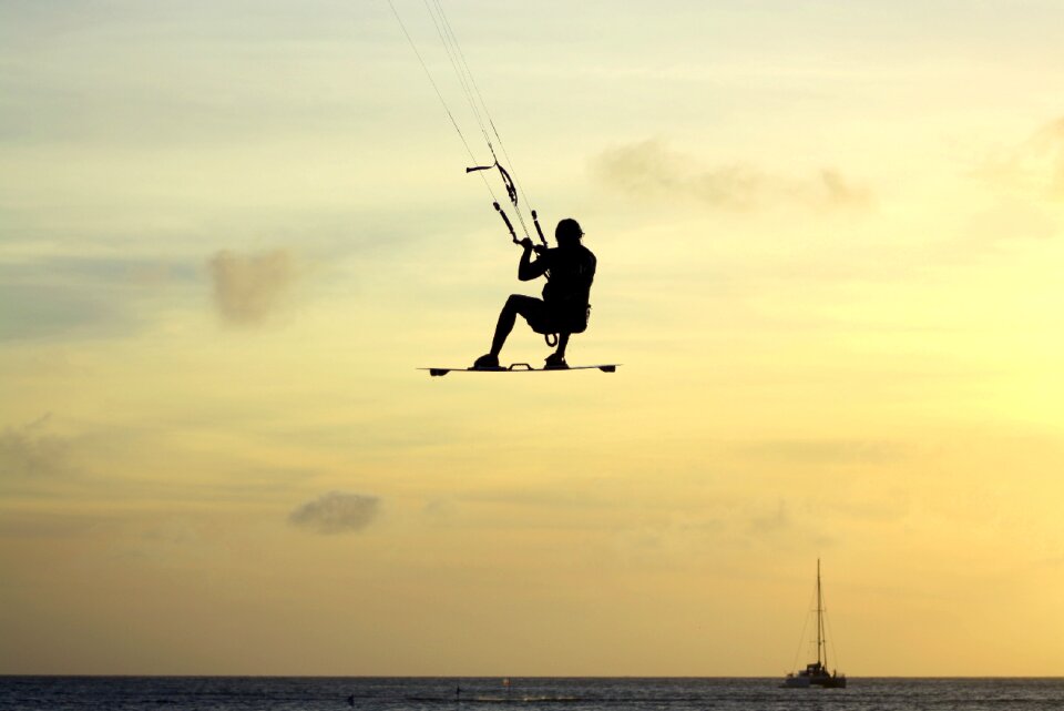 Kitesurf man freestyle