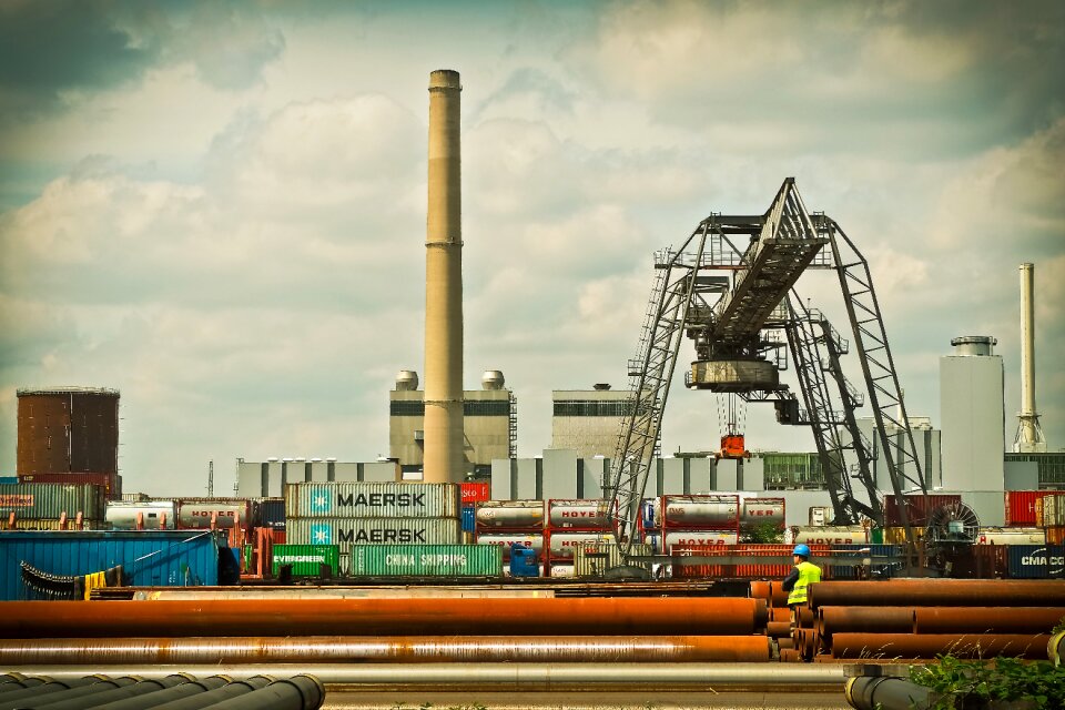 Envelope loading crane rhine