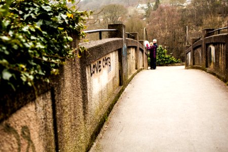 Graffiti, Couple, Bridge