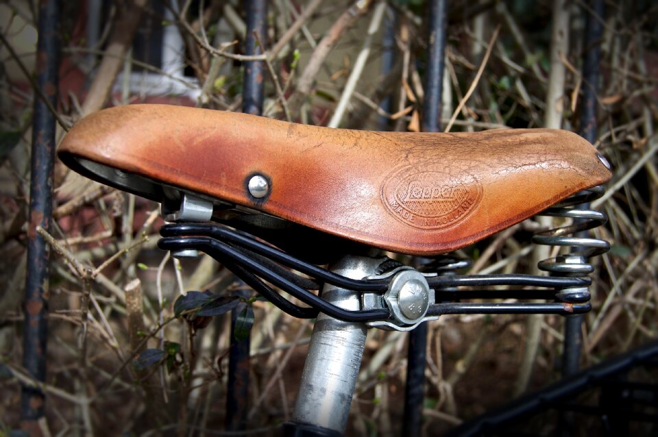 Suspension hand labor leather