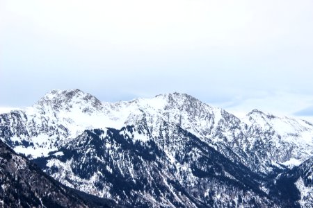 mountain covered by snow at daytime