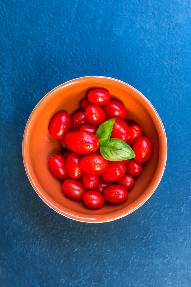 Fresh tomatoes vitamins