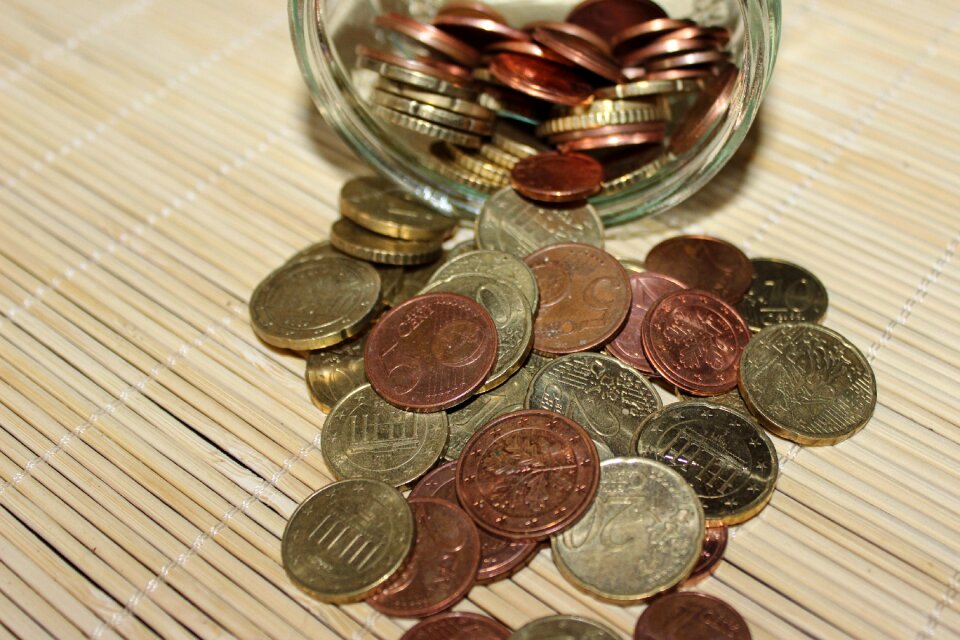 Loose change money specie
