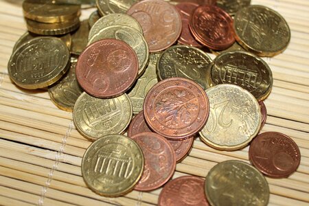 Loose change money specie