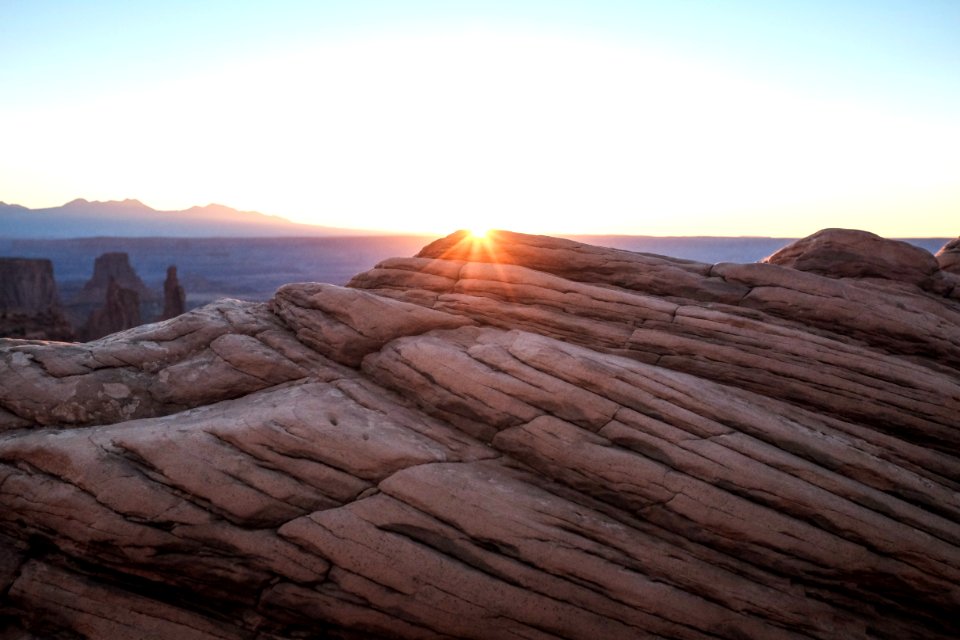 Sun ray, Mountain, Horizon