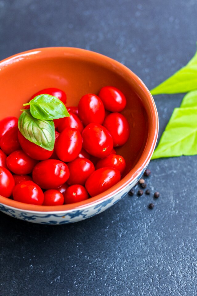 Fresh tomatoes vitamins