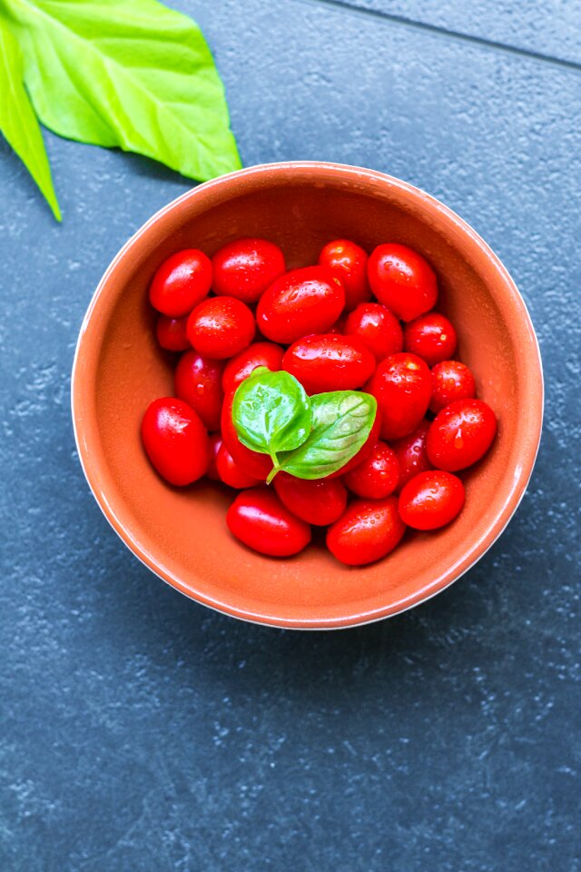 Fresh tomatoes vitamins