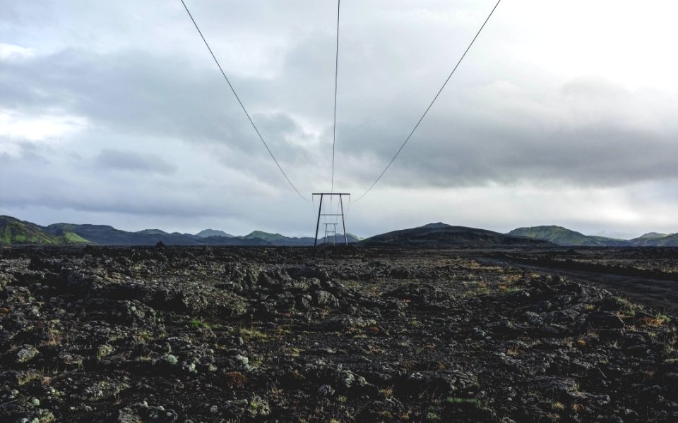 Icel, Mannalaugar, Power line