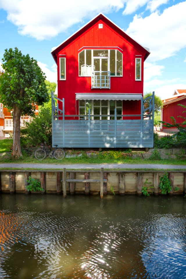 Red house, River, House