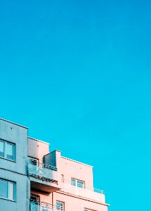 white structure under blue sky photo