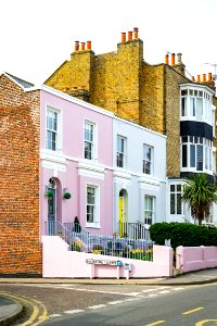 Pink, Broadstairs, Building