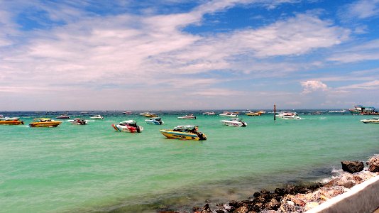 Ko lan, Thail, Speed boats photo