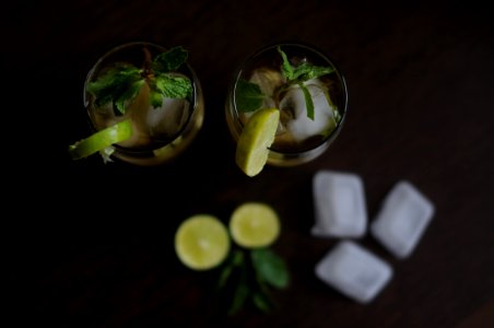 lime juice on cups photo