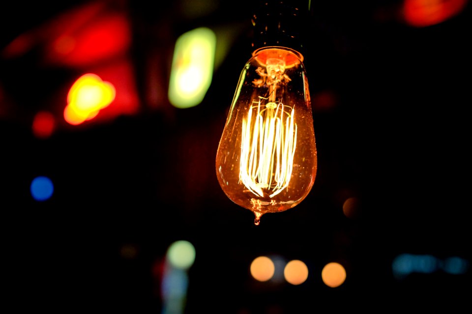 close up photography of halogen bulb