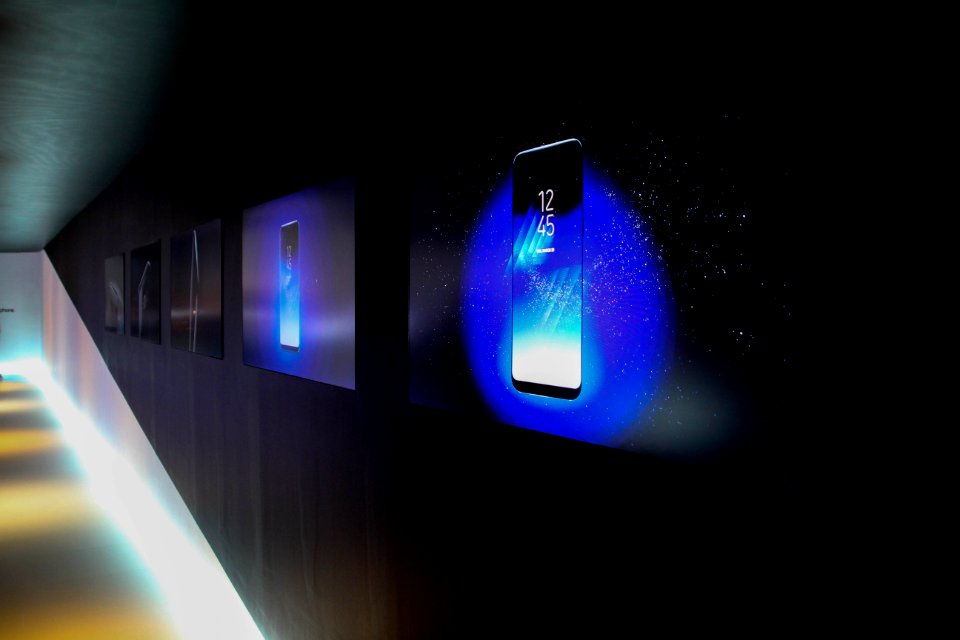 Wall, Smartphone, Samsung