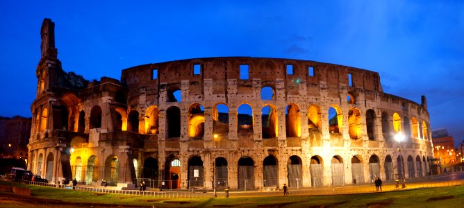 Colosseo, Roma, Italy photo