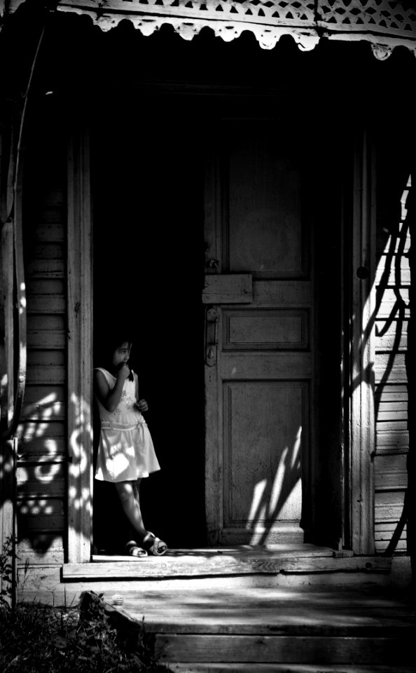 Porch, Girl