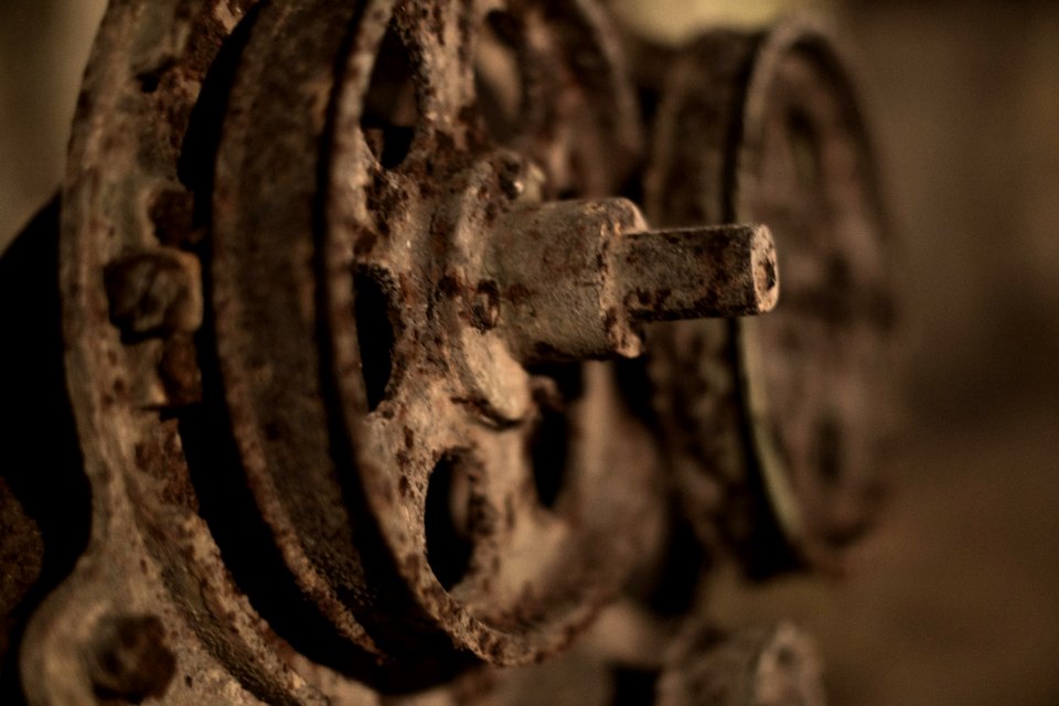 Rust, Mechanical, Low light
