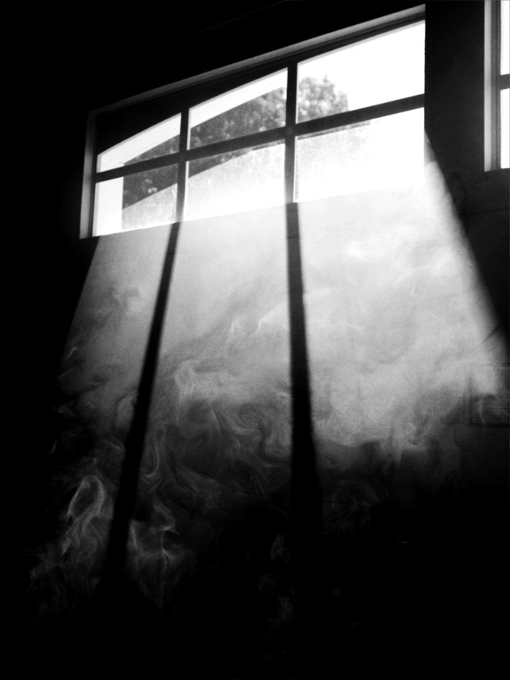 white windowpane during daytime