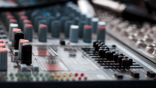 Zoomed view, Music gear, Music