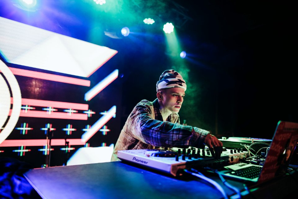DJ playing DJ turntable