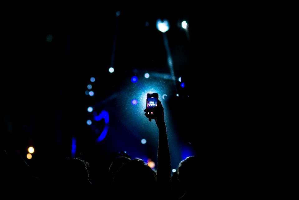 People silhouette smartphone photo