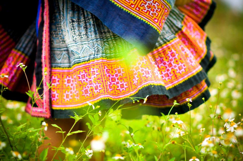 Astract, Ethnic group, Women
