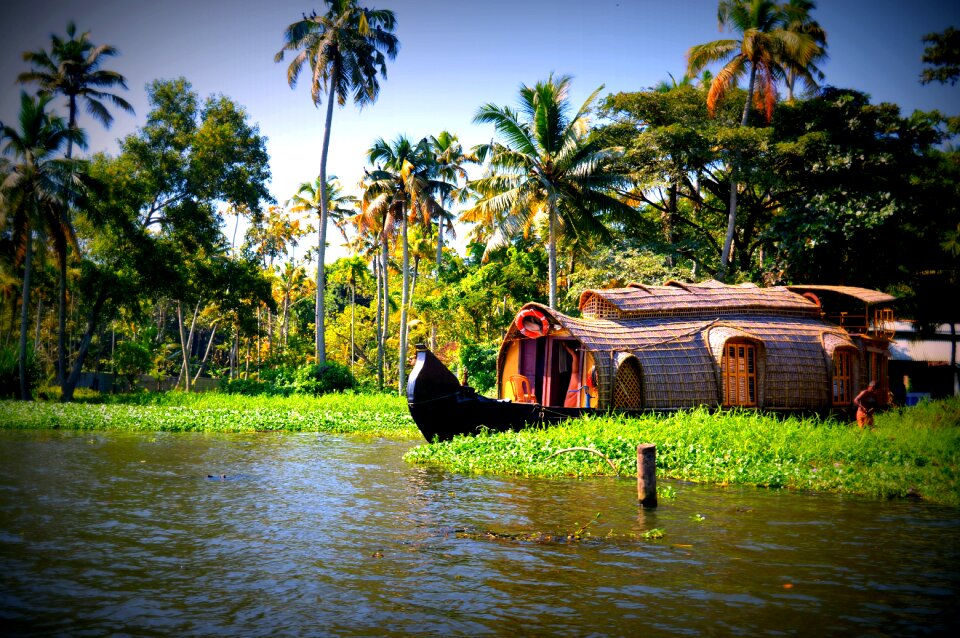 Coconuts kerala houseboats