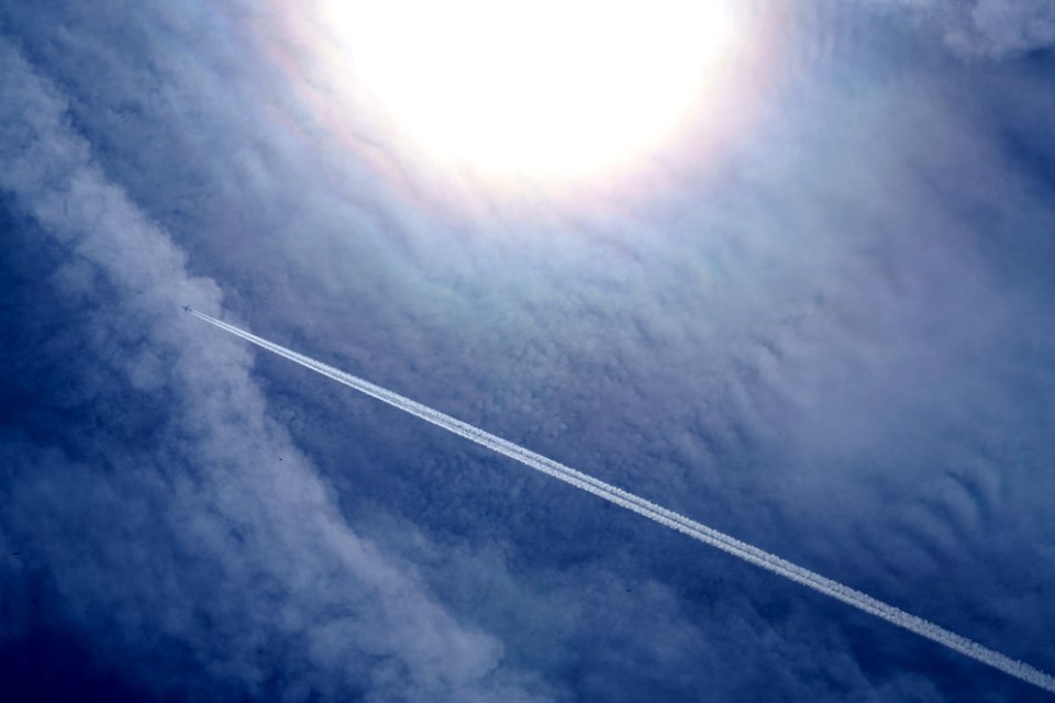 timelapse photography of straight smoke at daytime