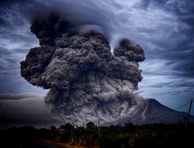 volcano eruption during daytime photo