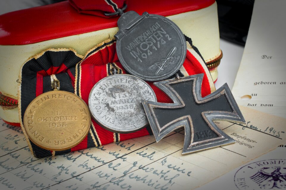 Documentation medal historically