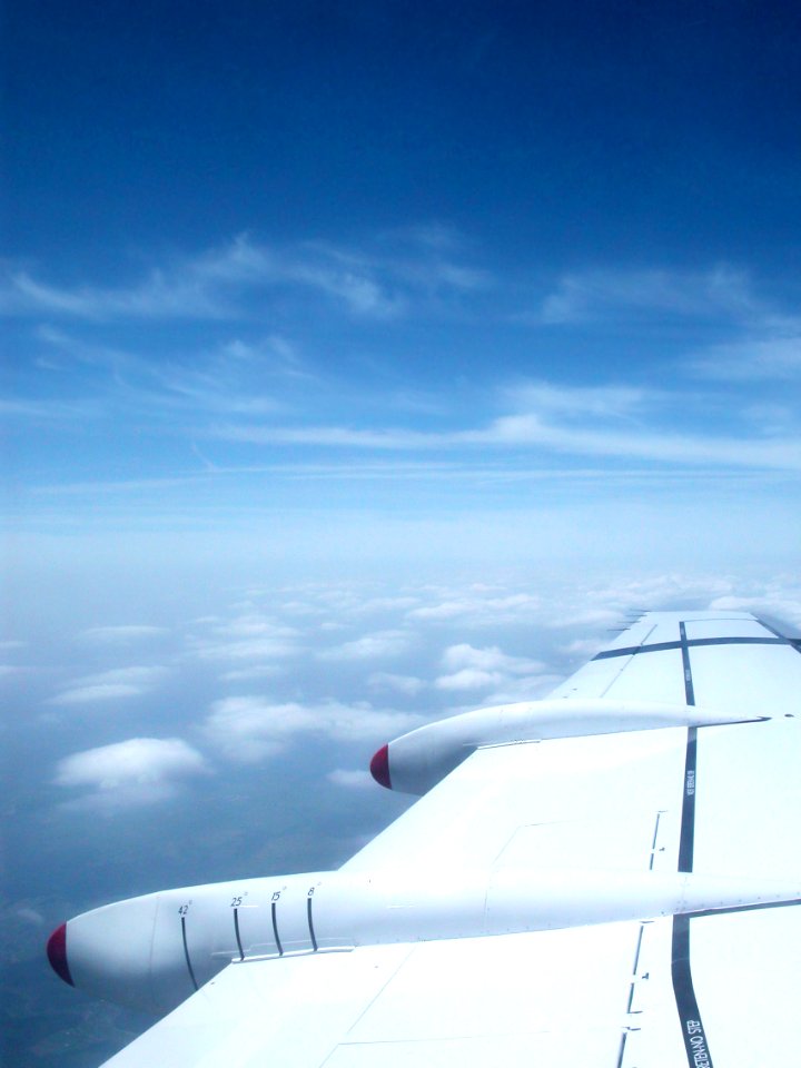 In the clouds, Flight
