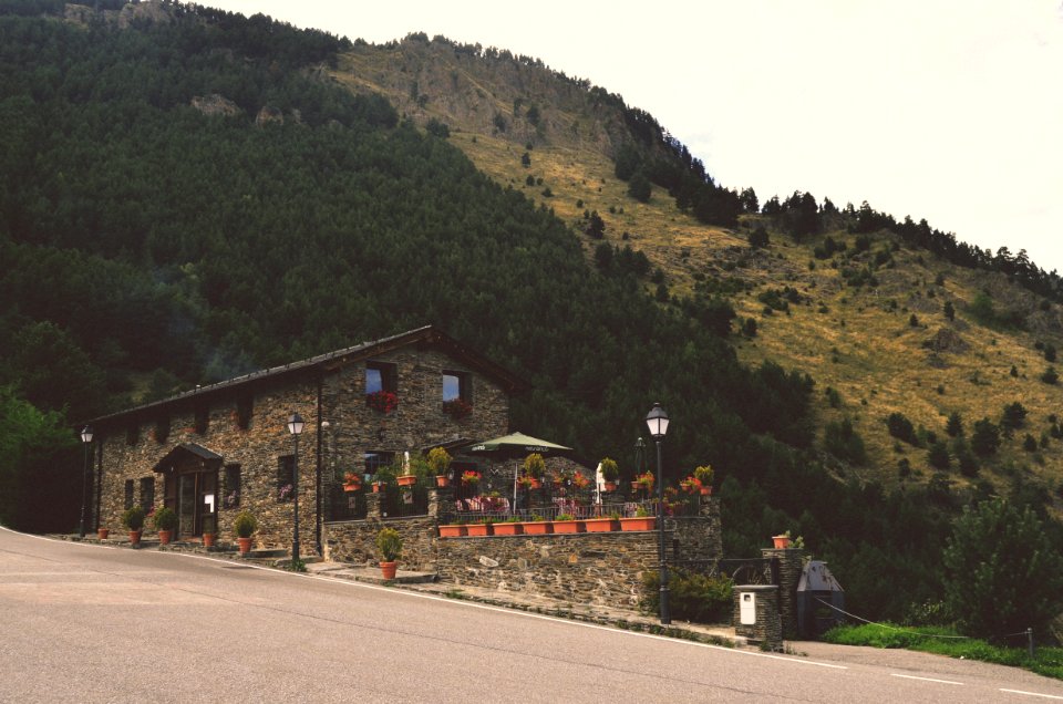Sant juli de lria, Orra, Church