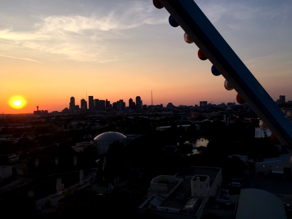 Dallas, Sunset, 1516 1st ave