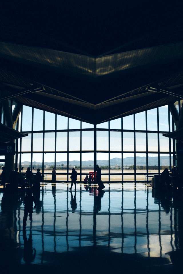 Sky harbor airport terminal 2, Phoenix, Plane