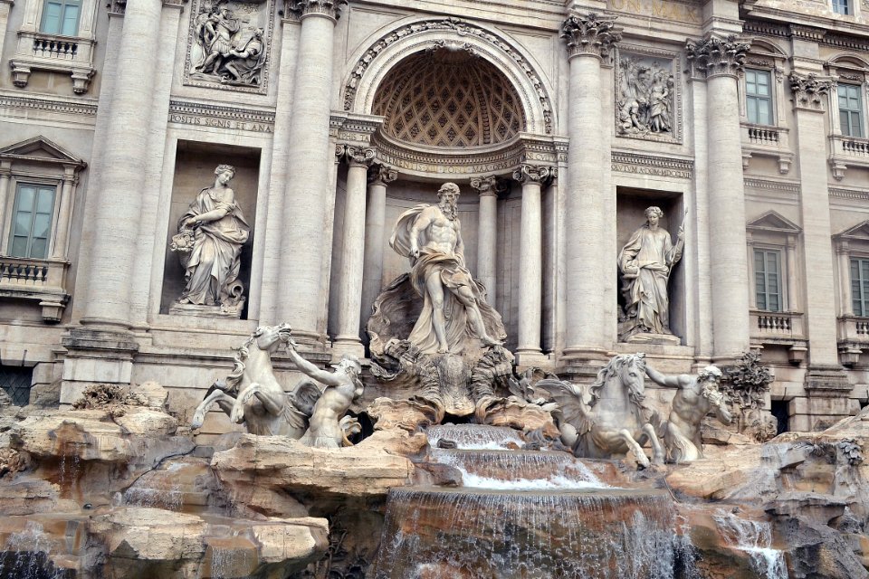 Fontana di trevi, Roma, Italy