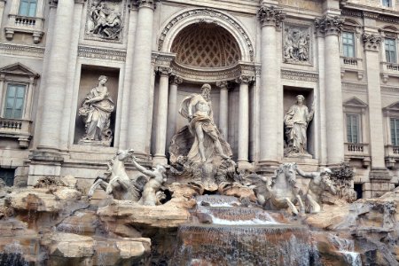 Fontana di trevi, Roma, Italy photo