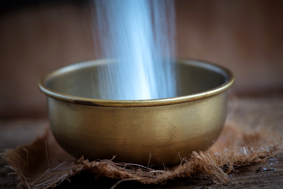 A trickle brass bowl fill