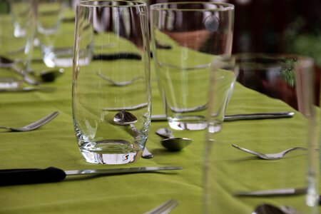 Garden party drinking glass tablecloth
